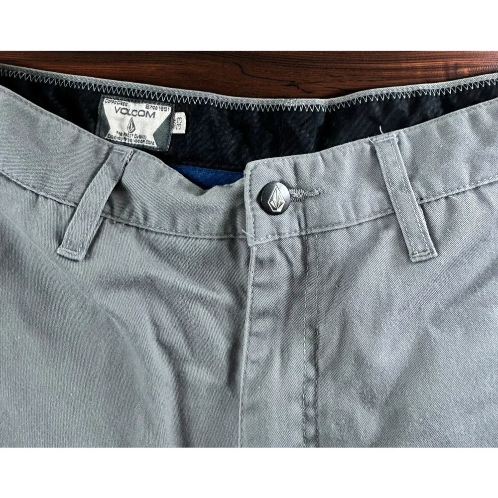 Men's Volcom Vmonty Grey Shorts Size 33 Skater Streetwear 10